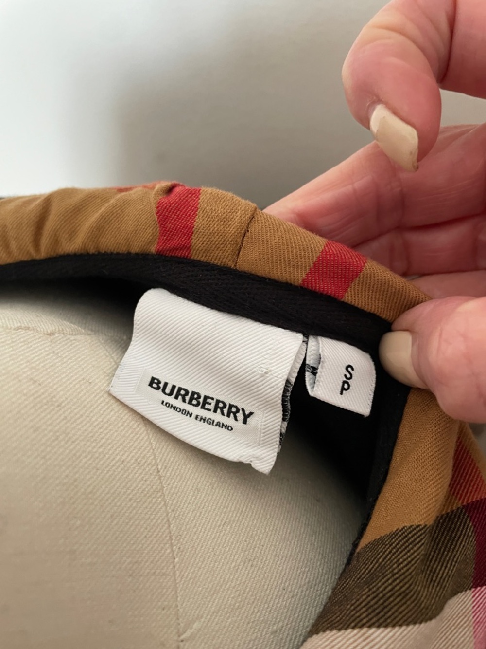 Burberry Hoodie Sweatshirt - excellent condition! - Picture 10 of 13